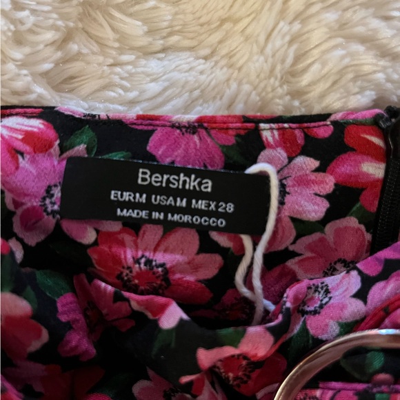 Bershka mini skirt flower pattern - Picture 3 of 3